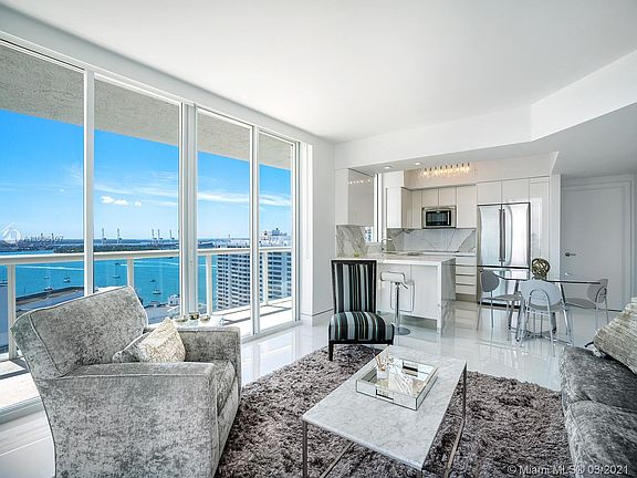 3rd image of 10 Venetian Way APT 2305