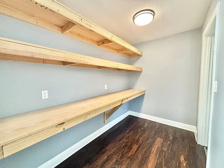 3331 Bayou Blvd — Photo 15