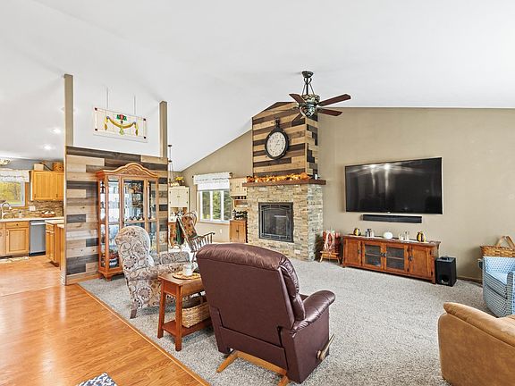 3rd image of W8023 Parker Dr