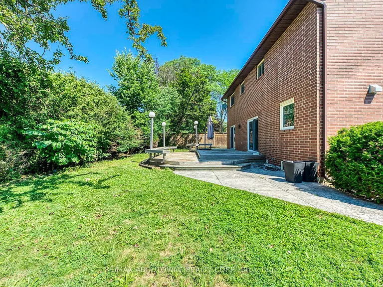 1124 Notley Cres — Photo 43