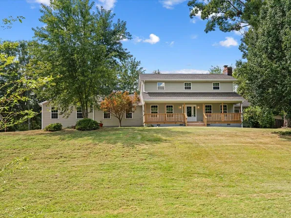 1421 Thrasher Hills Dr NE, Dalton, GA 30721