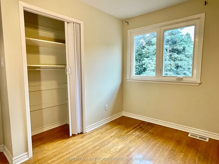 45 Emmeloord Cres — Photo 25
