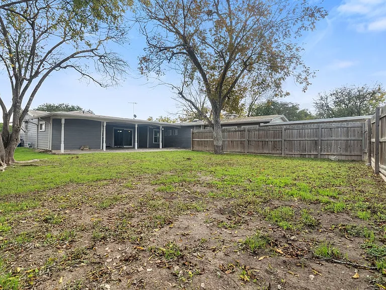 311 Karen Ln #A — Photo 6