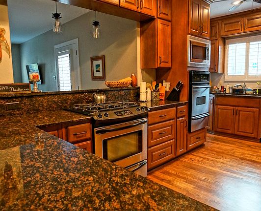 5th image of 818 McKelligon Dr