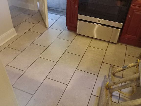 4th image of 469 Mechanic St