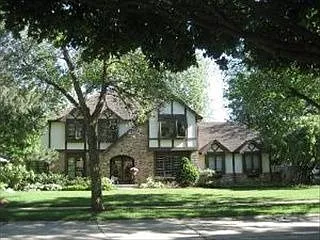 1718 Maple Ln photo 1