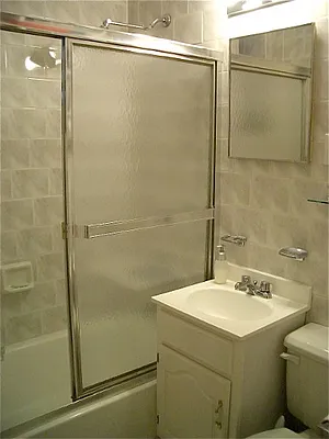 Sold by Maison International | media 2