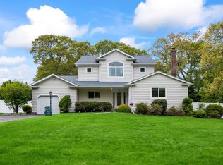 43 Merrivale Dr, Smithtown, NY 11787