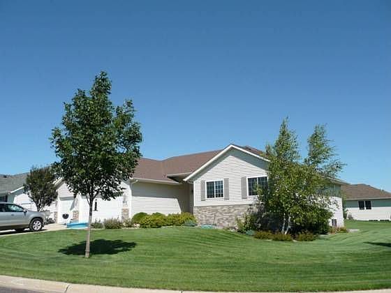 1st image of 779 Churchill Dr SE