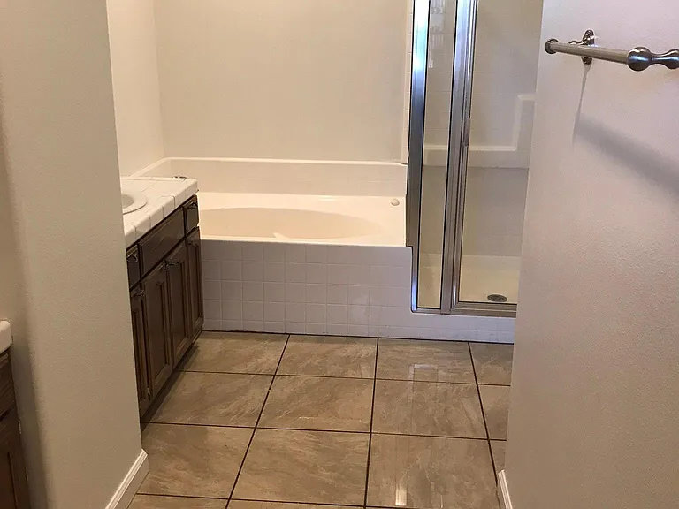 612 W Pillsbury St #102 — Photo 15