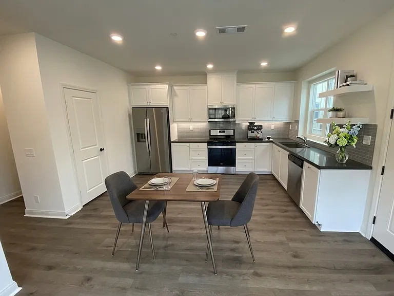 12336 Blue Sky Ct — Photo 4
