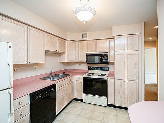 5th image of 201 S Maple Ave APT 301