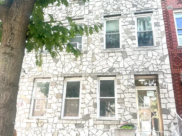 140 East 52nd Street image 1 of 9