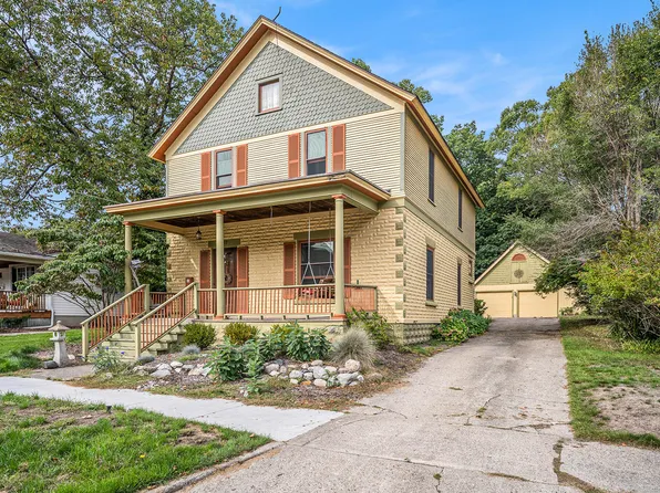 307 S 4th St, Grand Haven, MI 49417
