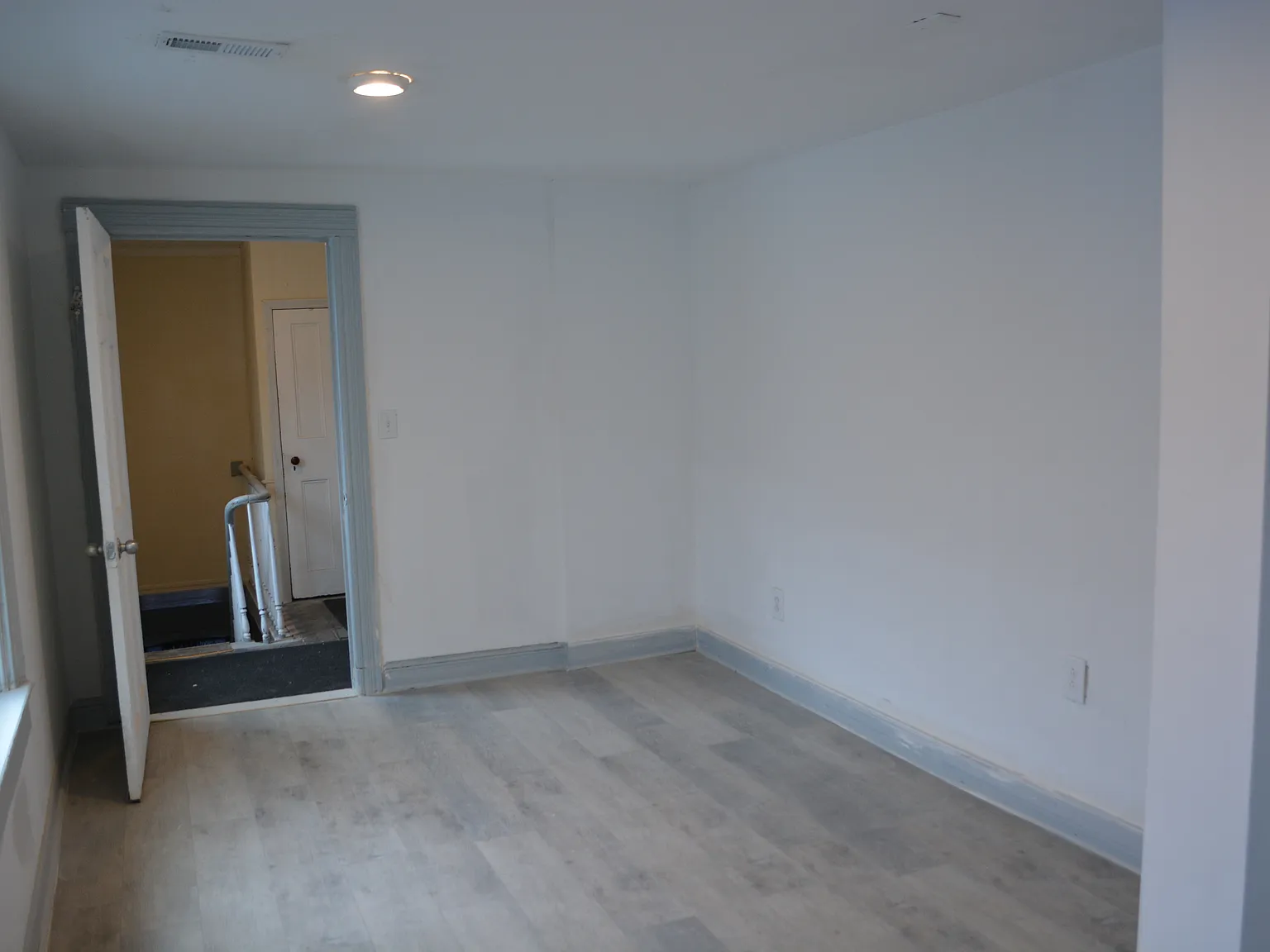 2 bed, 900 sqft, $1,100 — Photo 4