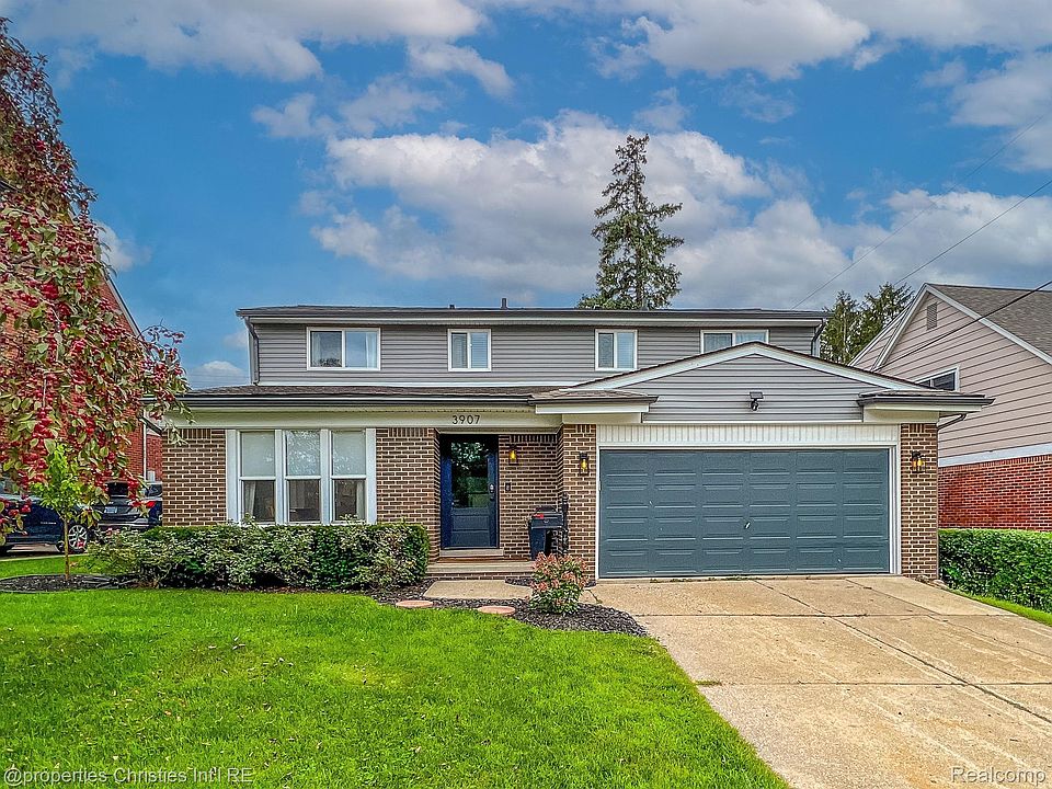 1st image of 3907 Parkway Dr