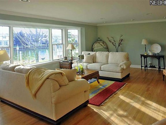 4th image of 5425 Willow Ln