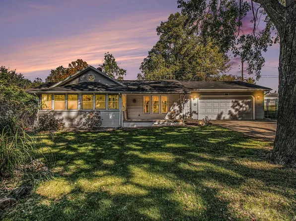 19615 Pulling St, South Bend, IN 46614