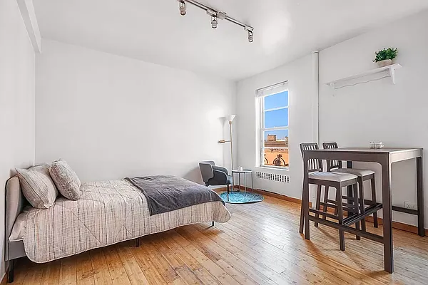 Rented by Compass | media 2