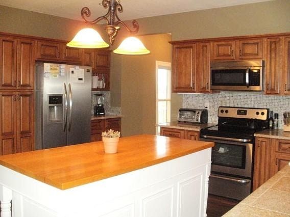 2nd image of 1626 Brown St