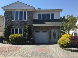 63 Radford St, Staten Island, NY 10314