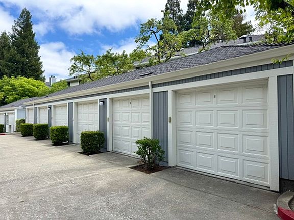 4th image of 2600 Oak Rd APT 294