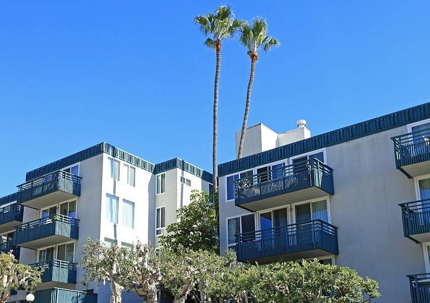 2nd image of 655 Tourmaline St APT 2E