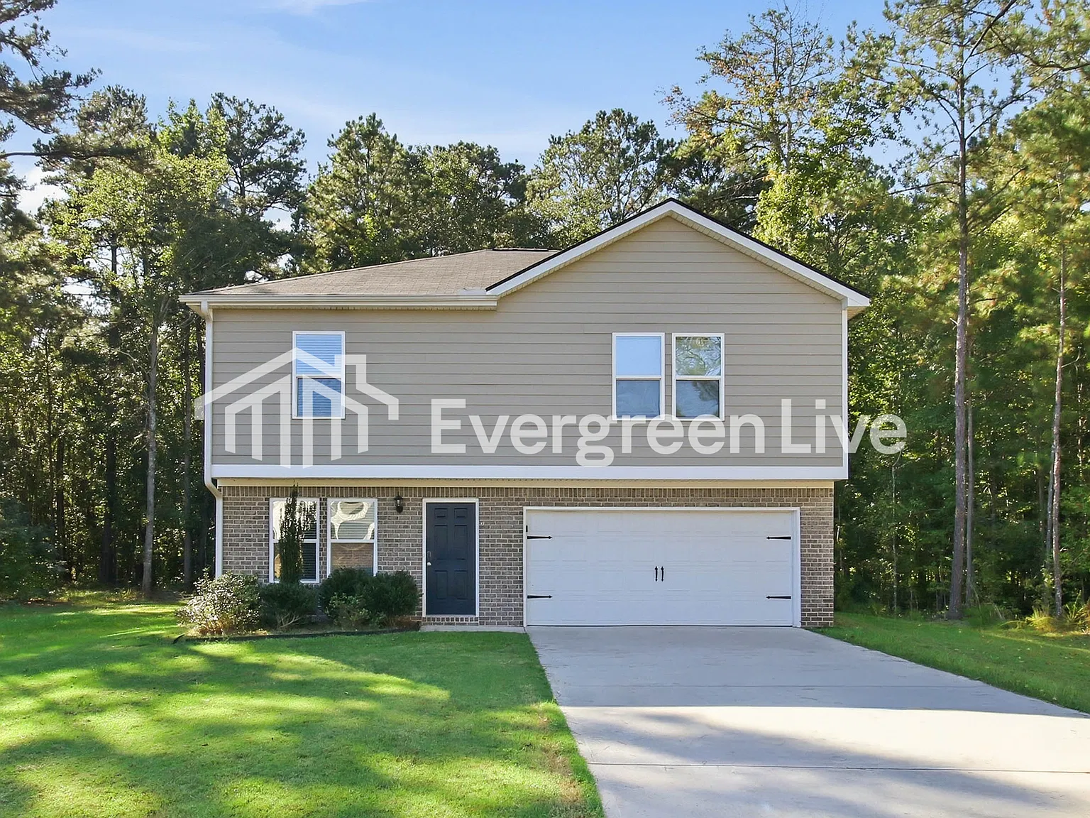4 bed, 2.5 bath, 1801 sqft, $1,795 — Photo 1