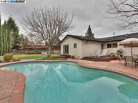 2nd image of 710 Wimbledon Ln