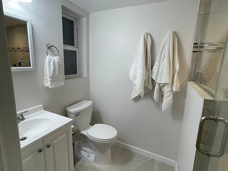 901 N Revere St — Photo 8