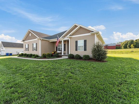 4th image of 214 Claiborne Cir
