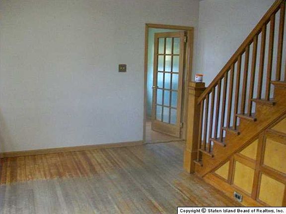 5th image of 166 Hagaman Pl