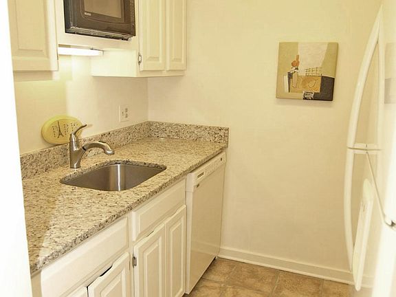 Efficient kitchen with granite counters