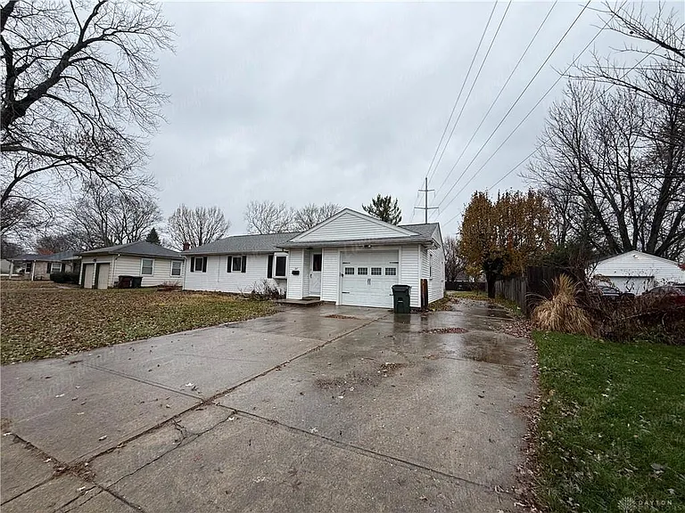 217 Wolf Ave — Photo 2