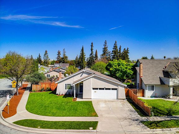 3rd image of 319 Sposito Cir