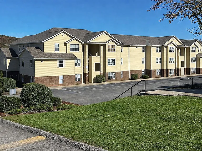 BRITTANY POINT APARTMENTS — Photo 2