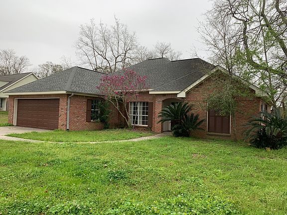 2nd image of 207 Billy Lou Dr