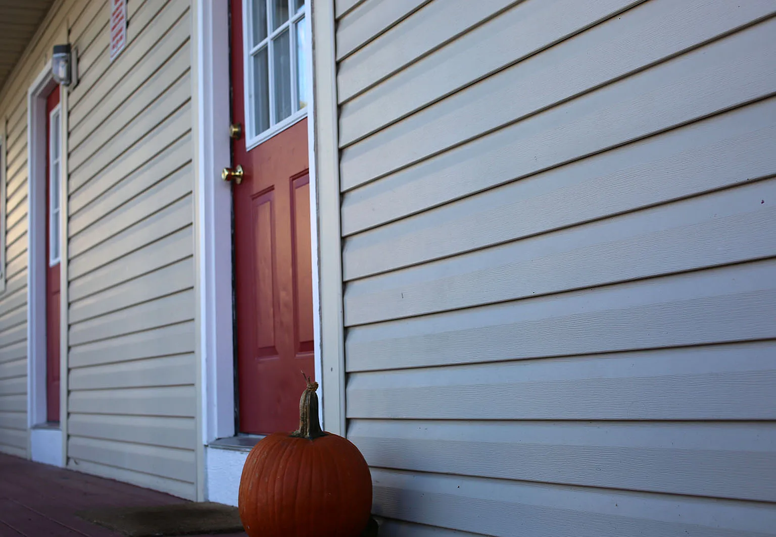 5 bed, 2.0 bath, $2,700 — Photo 2