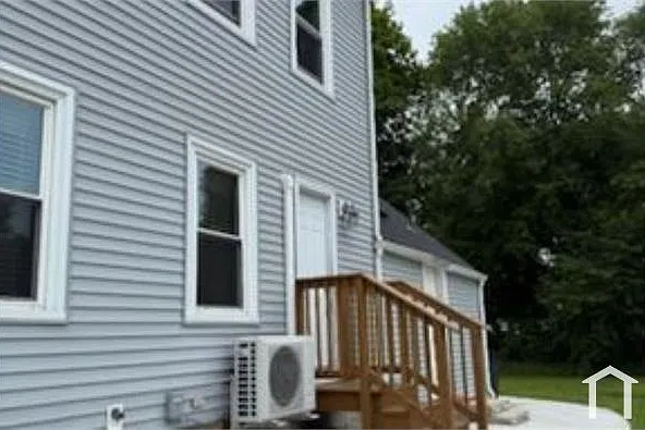 2 bed, 630 sqft, $2,100 — Photo 2
