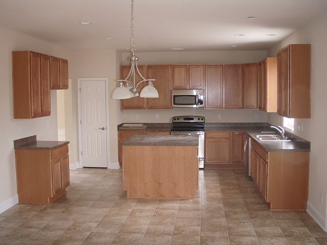 2nd image of 734 Carolina Farms Blvd