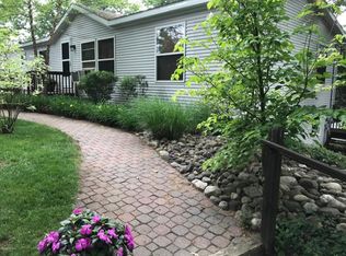 80320 Kern Rd, Lawton, MI 49065