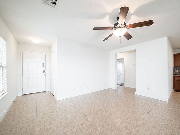 4th image of 26131 Flinton Dr