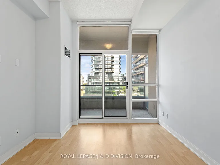 220 Redpath Ave #805 — Photo 13