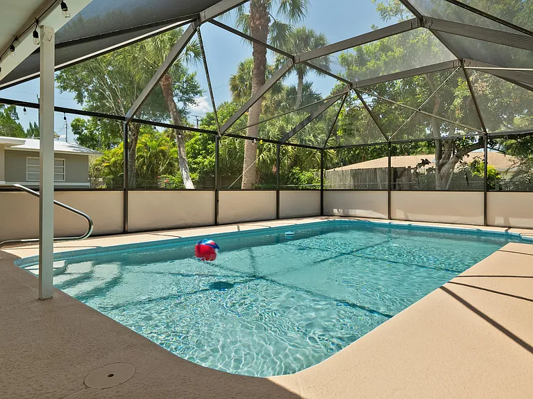 4220 Sunrise Blvd — Photo 4