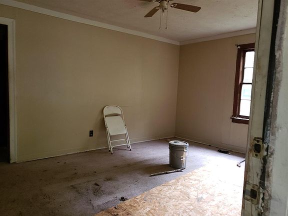 4th image of 120 Rosewood St S