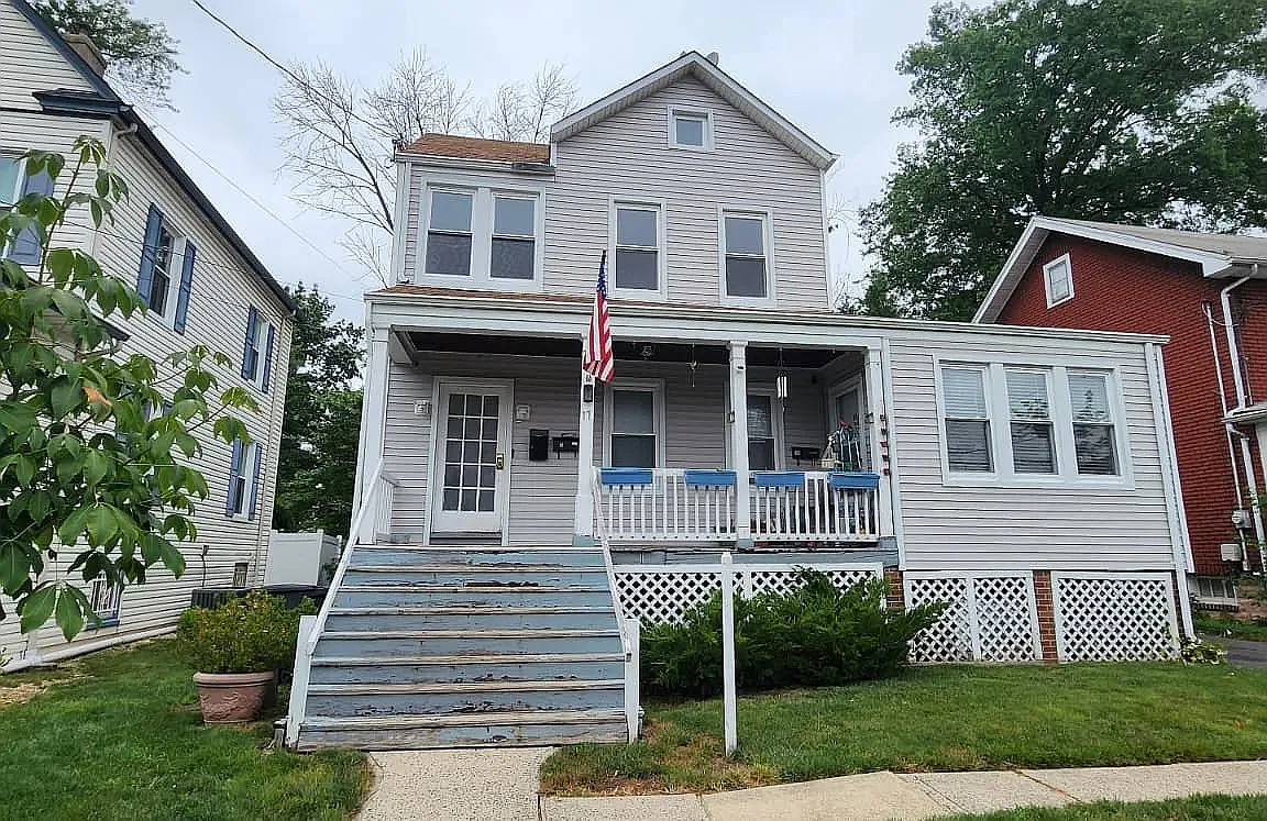 1 bed, $2,000 — Photo 1