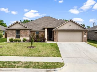 640 Mooney Dr, Saginaw, TX 76179
