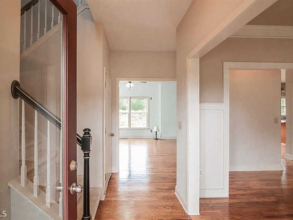 5th image of 64 Morgan Ln