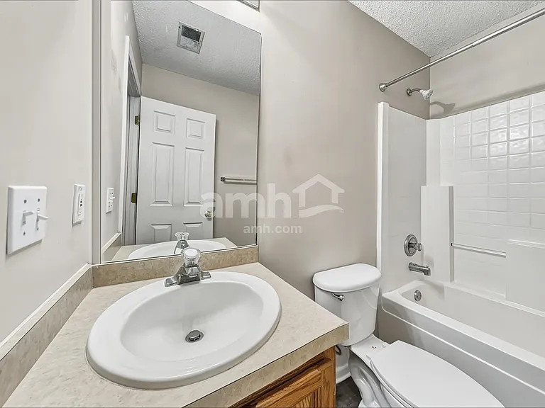 325 Mill Pond Rd — Photo 11