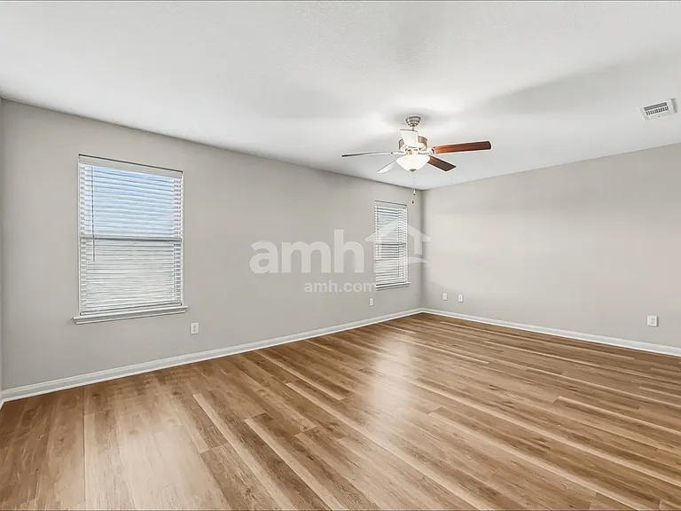 1012 Keystone Ct — Photo 10